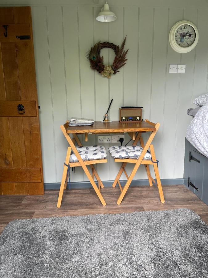 Greatwood Shepherds Hut Баттл Экстерьер фото